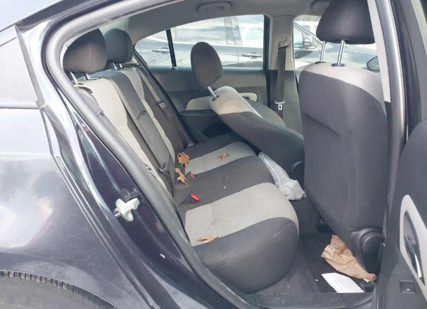 Photo 8 of 2014 Chevrolet Cruze LS AUTO (VIN 1G1PA5SG5E7445439)