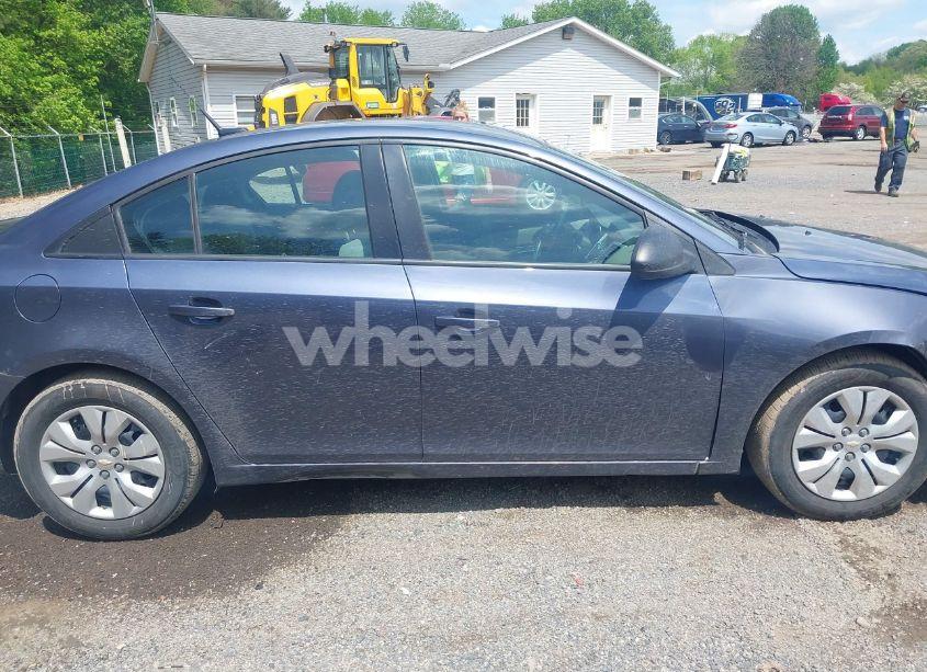 Photo 13 of 2014 Chevrolet Cruze LS AUTO (VIN 1G1PA5SG5E7450771)