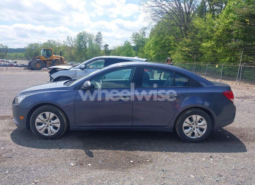Photo 14 of 2014 Chevrolet Cruze LS AUTO (VIN 1G1PA5SG5E7450771)