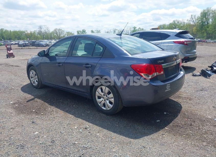 Photo 3 of 2014 Chevrolet Cruze LS AUTO (VIN 1G1PA5SG5E7450771)