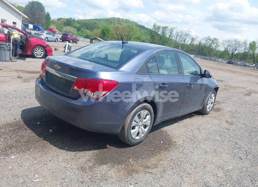 Photo 4 of 2014 Chevrolet Cruze LS AUTO (VIN 1G1PA5SG5E7450771)