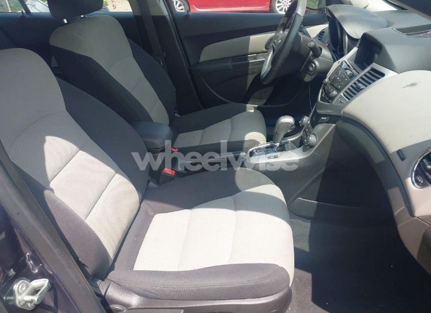 Photo 5 of 2014 Chevrolet Cruze LS AUTO (VIN 1G1PA5SG5E7450771)