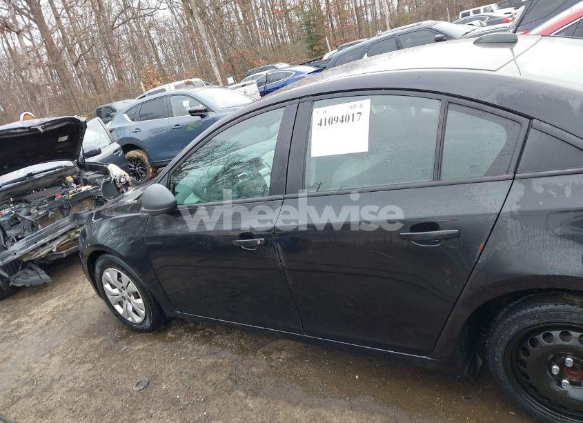 Photo 13 of 2015 Chevrolet Cruze LS AUTO (VIN 1G1PA5SG5F7292479)