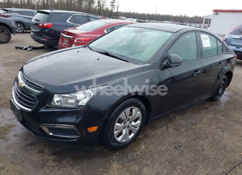 Photo 2 of 2015 Chevrolet Cruze LS AUTO (VIN 1G1PA5SG5F7292479)