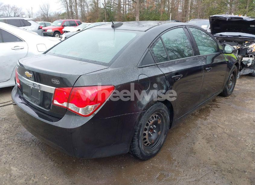 Photo 4 of 2015 Chevrolet Cruze LS AUTO (VIN 1G1PA5SG5F7292479)