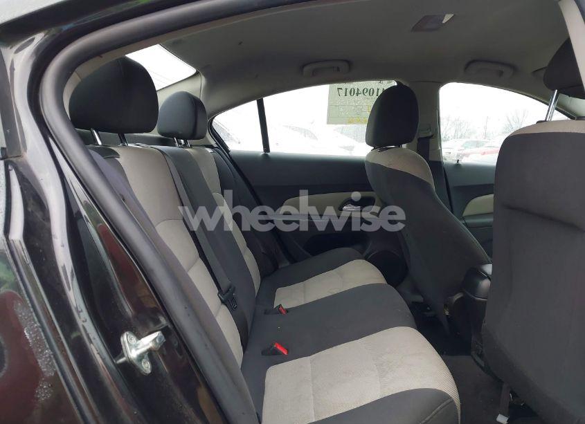 Photo 8 of 2015 Chevrolet Cruze LS AUTO (VIN 1G1PA5SG5F7292479)