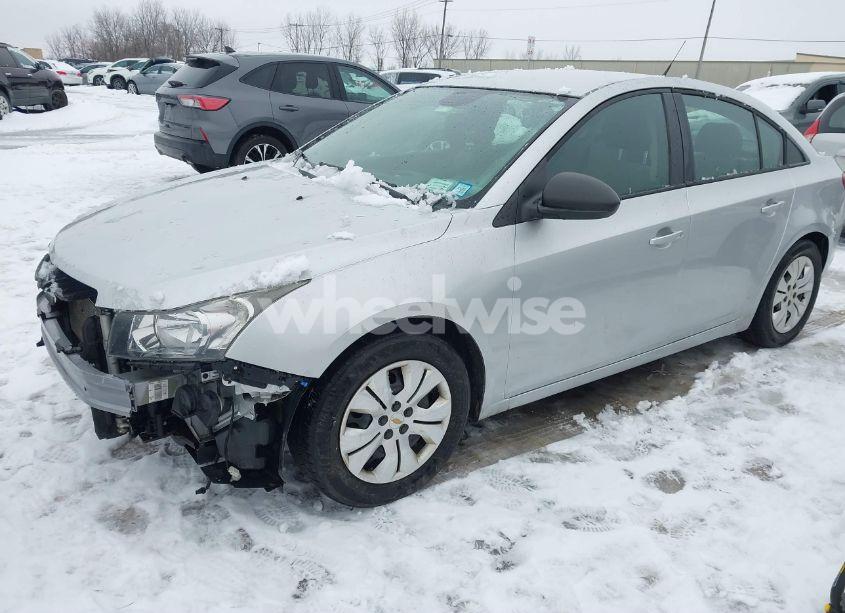 Photo 2 of 2013 Chevrolet Cruze LS AUTO (VIN 1G1PA5SG6D7102525)
