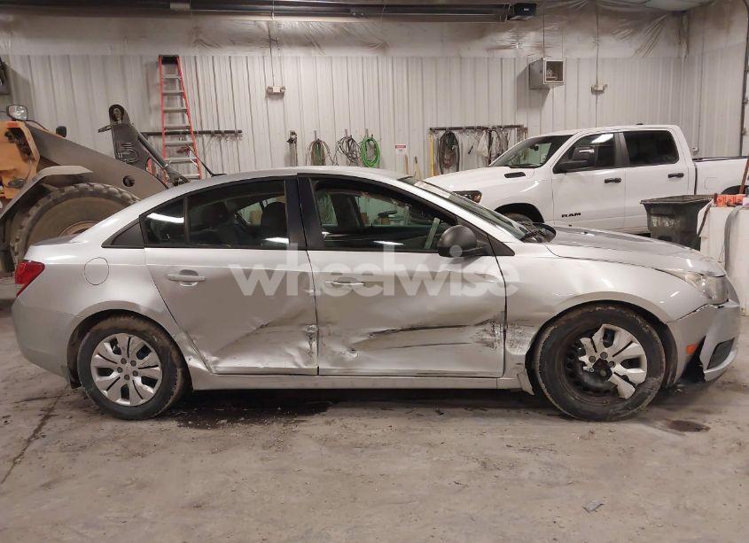 Photo 13 of 2013 Chevrolet Cruze LS AUTO (VIN 1G1PA5SG6D7105442)