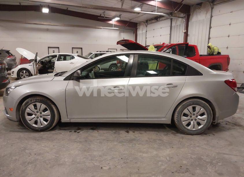 Photo 14 of 2013 Chevrolet Cruze LS AUTO (VIN 1G1PA5SG6D7105442)
