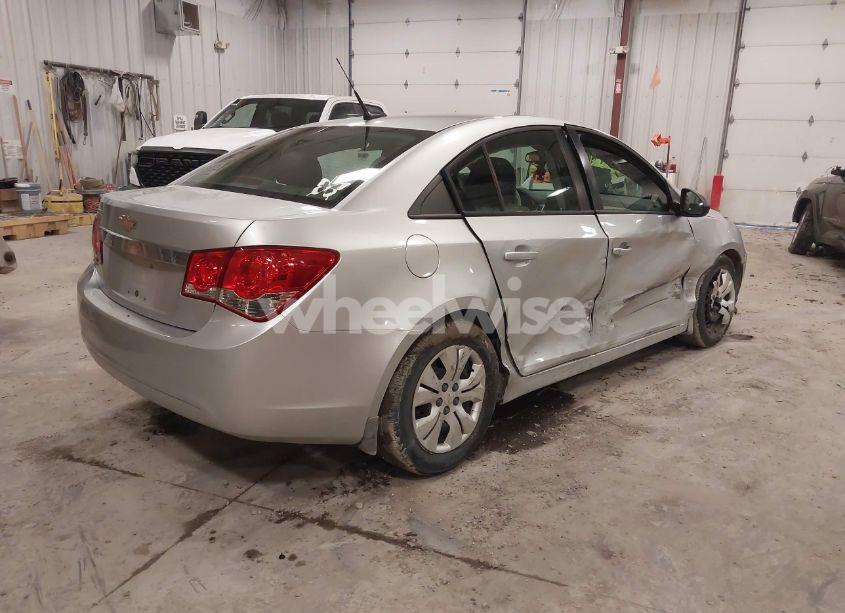 Photo 4 of 2013 Chevrolet Cruze LS AUTO (VIN 1G1PA5SG6D7105442)