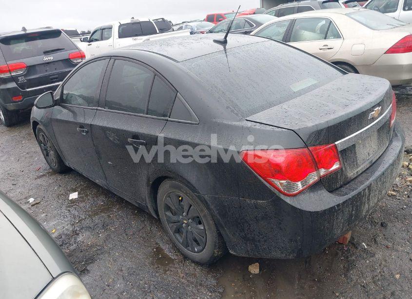 Photo 3 of 2013 Chevrolet Cruze LS AUTO (VIN 1G1PA5SG6D7232885)