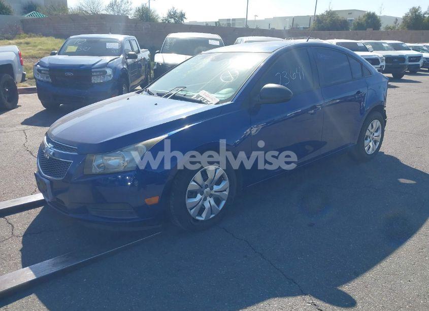 Photo 2 of 2013 Chevrolet Cruze LS AUTO (VIN 1G1PA5SG6D7263554)