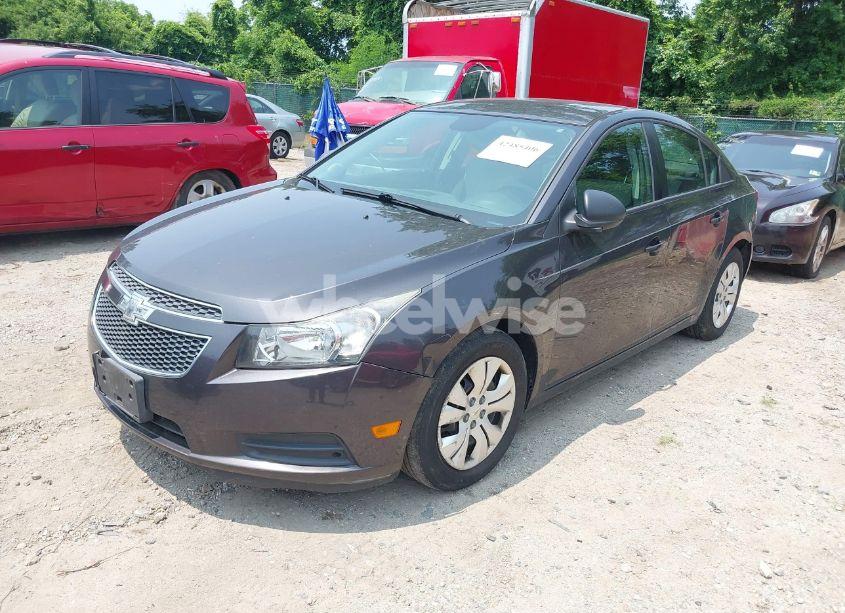 Photo 2 of 2014 Chevrolet Cruze LS AUTO (VIN 1G1PA5SG6E7193958)