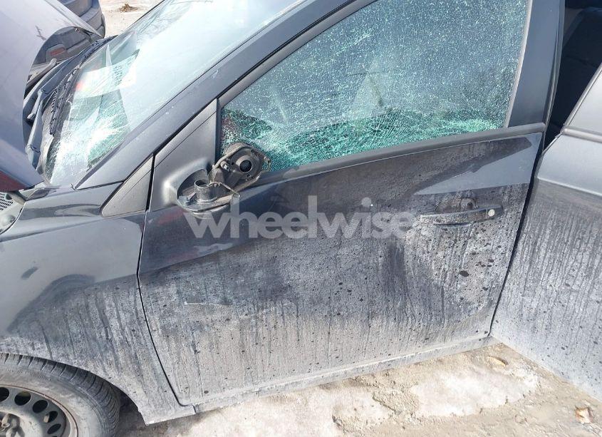 Photo 12 of 2014 Chevrolet Cruze LS AUTO (VIN 1G1PA5SG6E7195807)