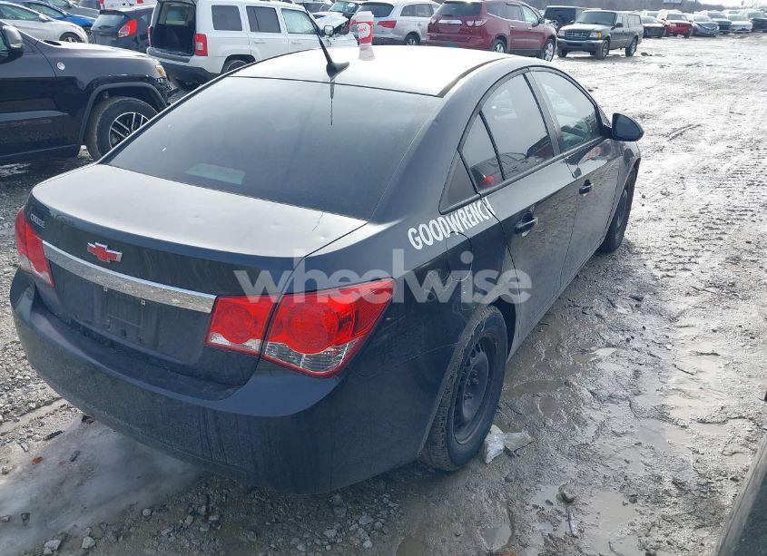 Photo 4 of 2014 Chevrolet Cruze LS AUTO (VIN 1G1PA5SG6E7195807)