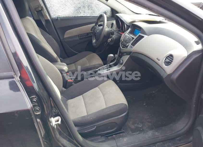 Photo 5 of 2014 Chevrolet Cruze LS AUTO (VIN 1G1PA5SG6E7195807)