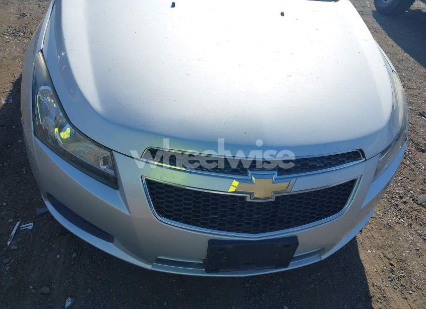 Photo 6 of 2014 Chevrolet Cruze LS AUTO (VIN 1G1PA5SG6E7199775)