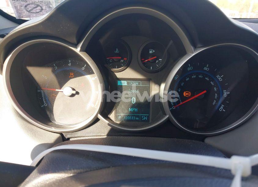 Photo 7 of 2014 Chevrolet Cruze LS AUTO (VIN 1G1PA5SG6E7199775)