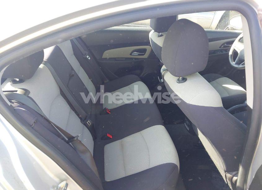 Photo 8 of 2014 Chevrolet Cruze LS AUTO (VIN 1G1PA5SG6E7199775)