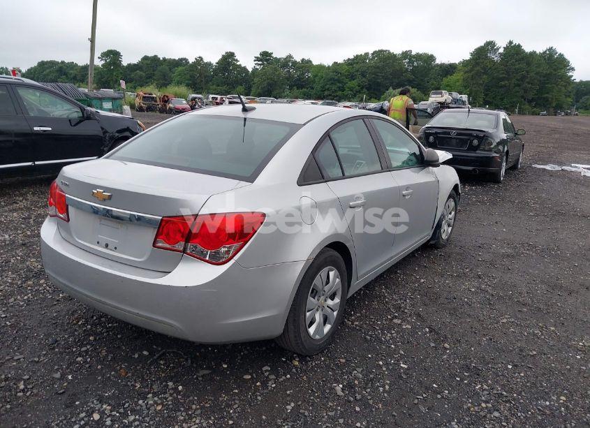 Photo 4 of 2014 Chevrolet Cruze LS AUTO (VIN 1G1PA5SG6E7207177)