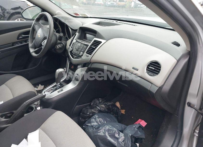 Photo 5 of 2014 Chevrolet Cruze LS AUTO (VIN 1G1PA5SG6E7207177)