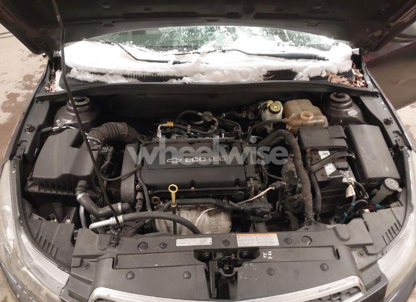 Photo 10 of 2014 Chevrolet Cruze LS AUTO (VIN 1G1PA5SG6E7227610)