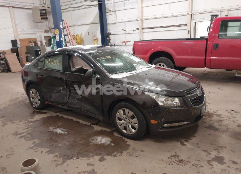 Photo 13 of 2014 Chevrolet Cruze LS AUTO (VIN 1G1PA5SG6E7227610)