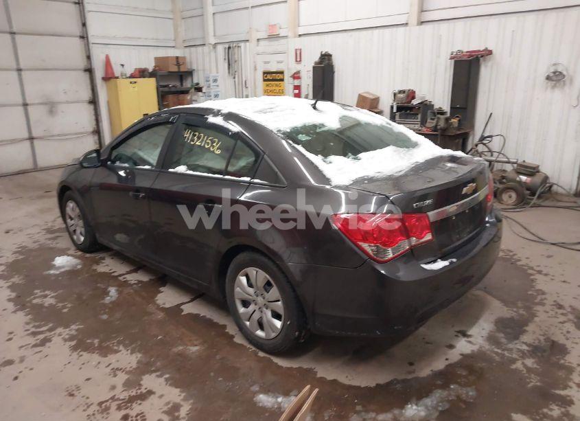Photo 3 of 2014 Chevrolet Cruze LS AUTO (VIN 1G1PA5SG6E7227610)