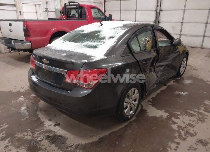 Photo 4 of 2014 Chevrolet Cruze LS AUTO (VIN 1G1PA5SG6E7227610)