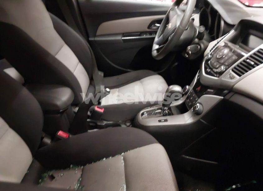 Photo 5 of 2014 Chevrolet Cruze LS AUTO (VIN 1G1PA5SG6E7227610)