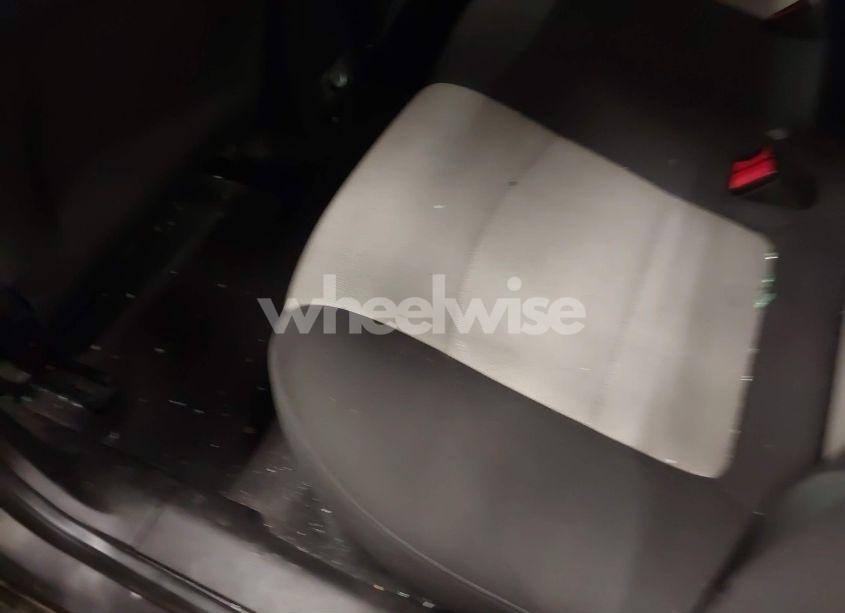 Photo 8 of 2014 Chevrolet Cruze LS AUTO (VIN 1G1PA5SG6E7227610)