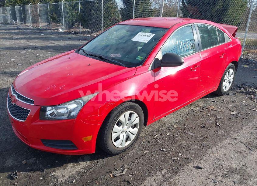 Photo 2 of 2014 Chevrolet Cruze LS AUTO (VIN 1G1PA5SG6E7350940)