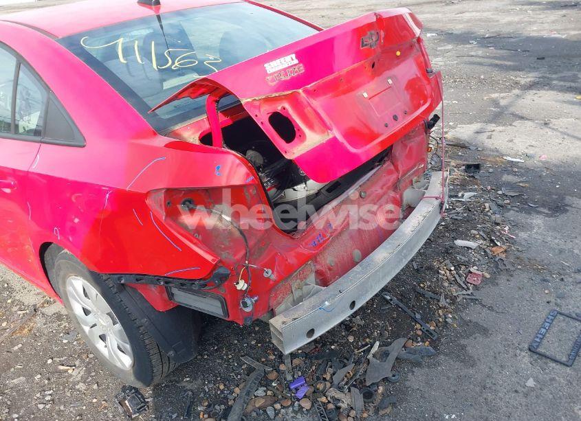 Photo 6 of 2014 Chevrolet Cruze LS AUTO (VIN 1G1PA5SG6E7350940)