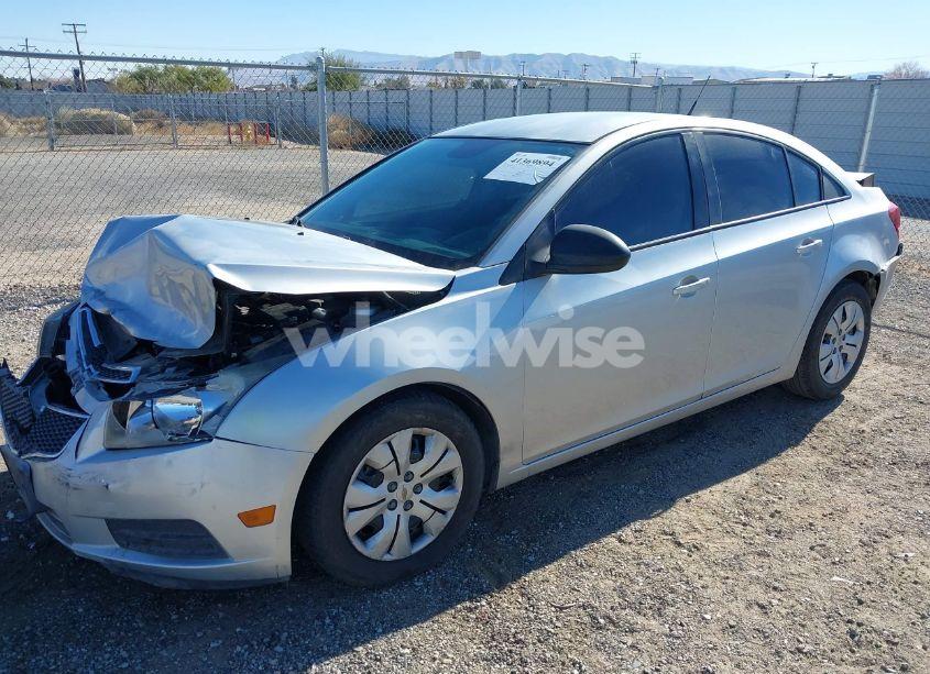 Photo 2 of 2014 Chevrolet Cruze LS AUTO (VIN 1G1PA5SG6E7449483)