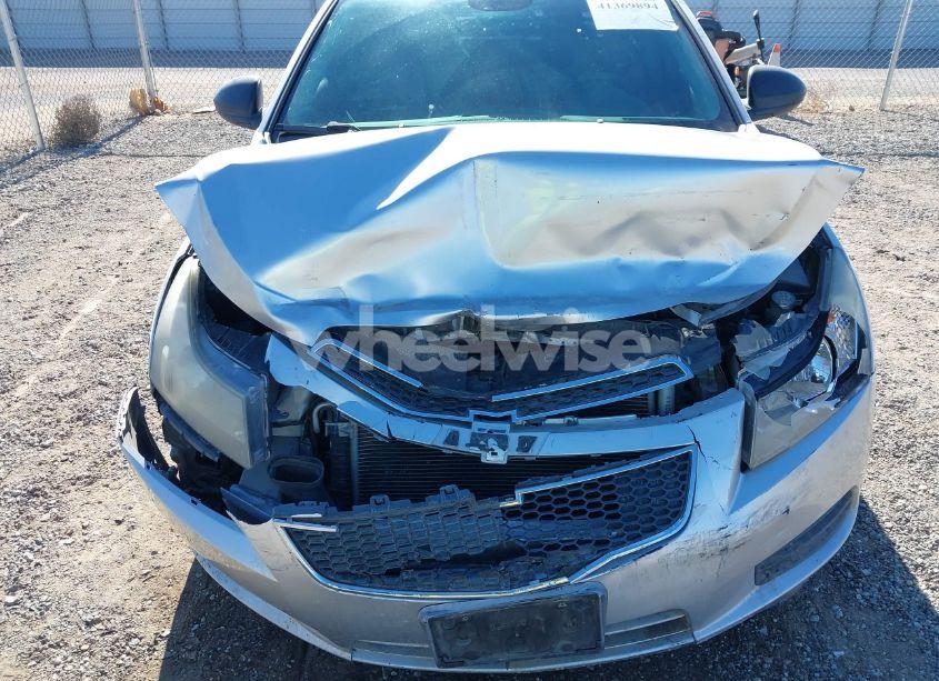 Photo 6 of 2014 Chevrolet Cruze LS AUTO (VIN 1G1PA5SG6E7449483)