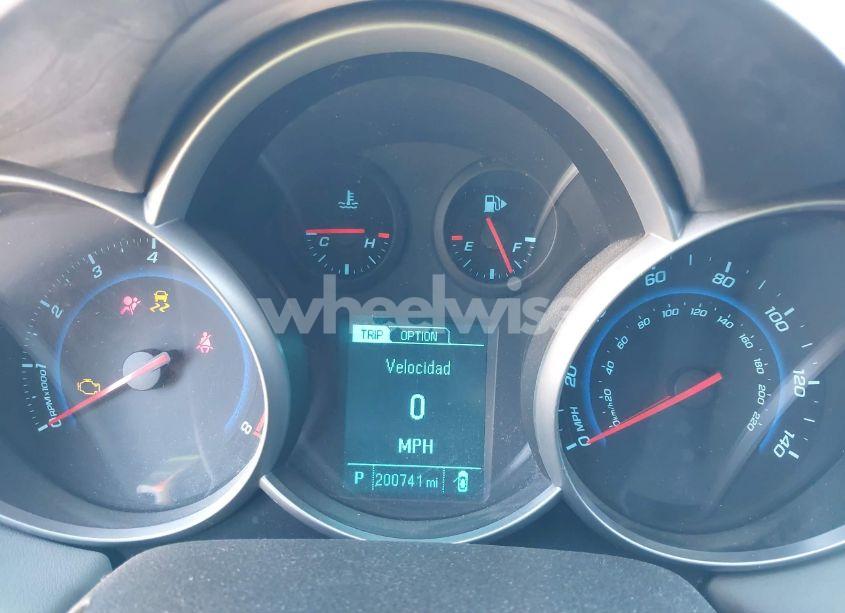 Photo 7 of 2014 Chevrolet Cruze LS AUTO (VIN 1G1PA5SG6E7449483)