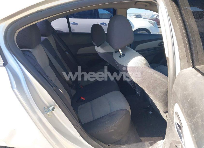 Photo 8 of 2014 Chevrolet Cruze LS AUTO (VIN 1G1PA5SG6E7449483)