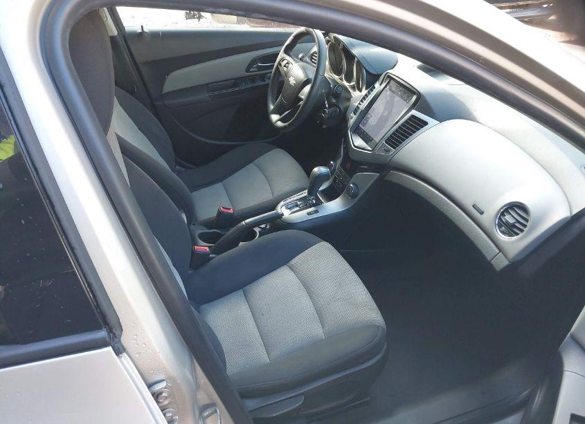 Photo 5 of 2014 Chevrolet Cruze LS AUTO (VIN 1G1PA5SG6E7467112)