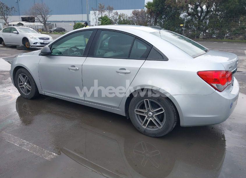 Photo 3 of 2015 Chevrolet Cruze LS AUTO (VIN 1G1PA5SG6F7154868)