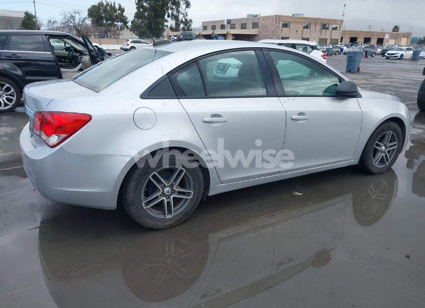 Photo 4 of 2015 Chevrolet Cruze LS AUTO (VIN 1G1PA5SG6F7154868)