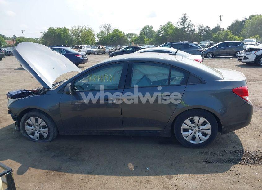Photo 15 of 2013 Chevrolet Cruze LS AUTO (VIN 1G1PA5SG7D7173832)