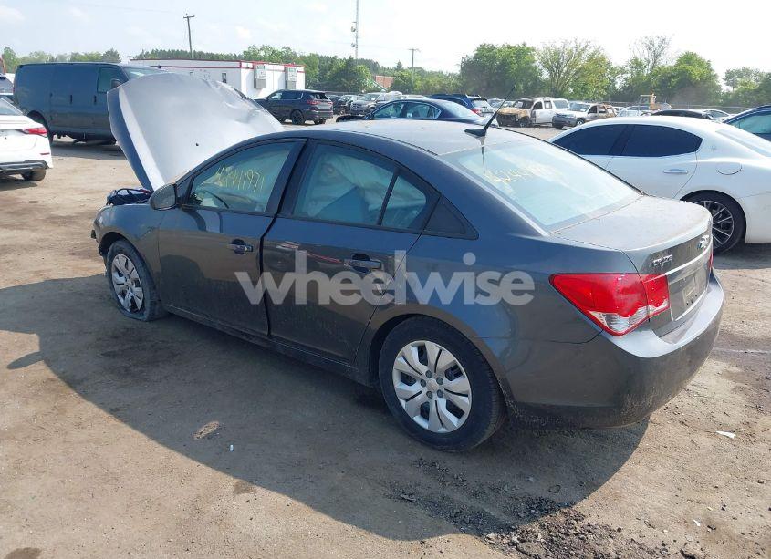 Photo 3 of 2013 Chevrolet Cruze LS AUTO (VIN 1G1PA5SG7D7173832)