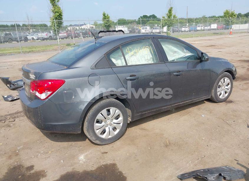 Photo 4 of 2013 Chevrolet Cruze LS AUTO (VIN 1G1PA5SG7D7173832)