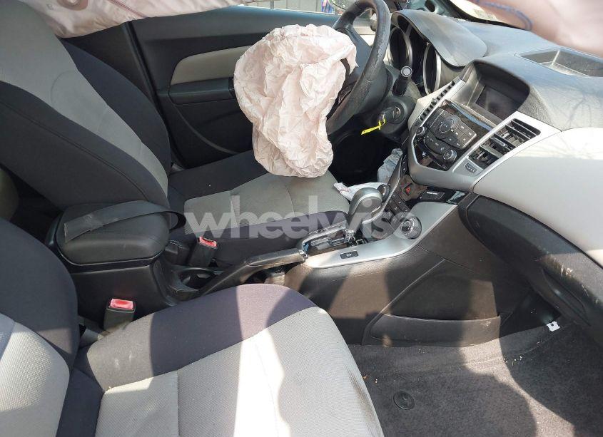 Photo 5 of 2013 Chevrolet Cruze LS AUTO (VIN 1G1PA5SG7D7173832)