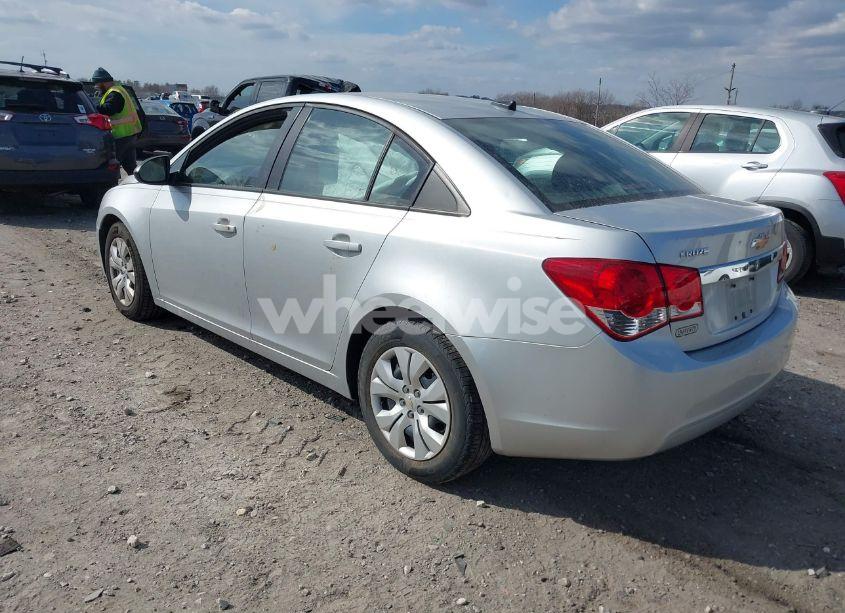 Photo 3 of 2013 Chevrolet Cruze LS AUTO (VIN 1G1PA5SG7D7275938)