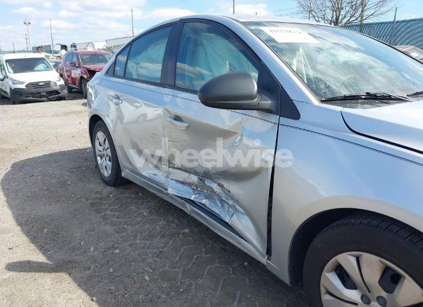 Photo 6 of 2013 Chevrolet Cruze LS AUTO (VIN 1G1PA5SG7D7275938)