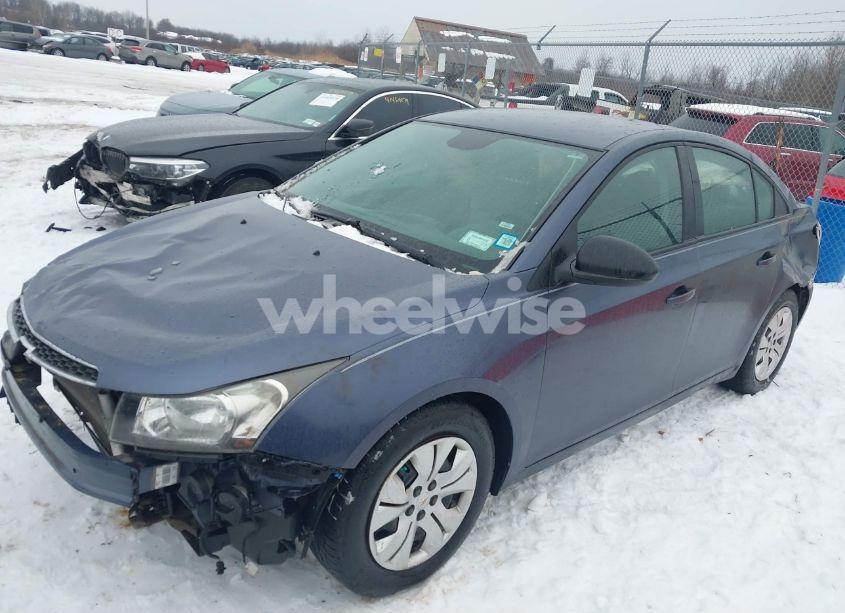 Photo 2 of 2013 Chevrolet Cruze LS AUTO (VIN 1G1PA5SG7D7292500)