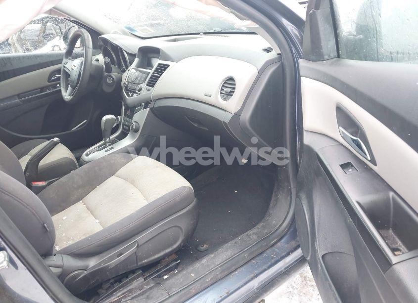 Photo 5 of 2013 Chevrolet Cruze LS AUTO (VIN 1G1PA5SG7D7292500)