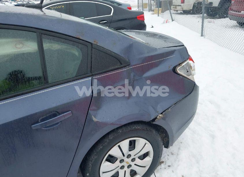 Photo 6 of 2013 Chevrolet Cruze LS AUTO (VIN 1G1PA5SG7D7292500)