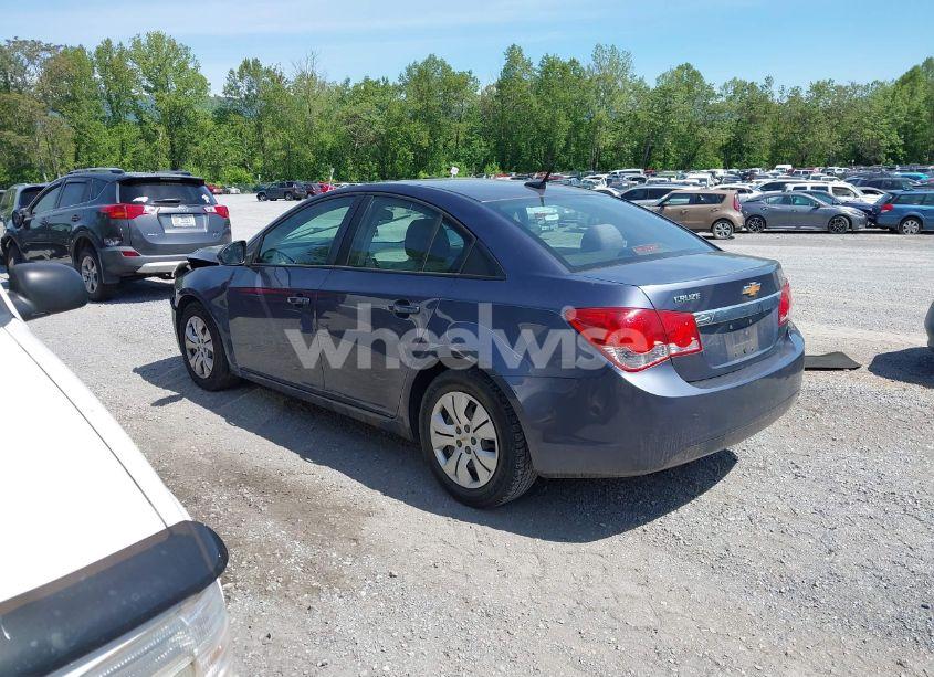 Photo 3 of 2013 Chevrolet Cruze LS AUTO (VIN 1G1PA5SG7D7297955)